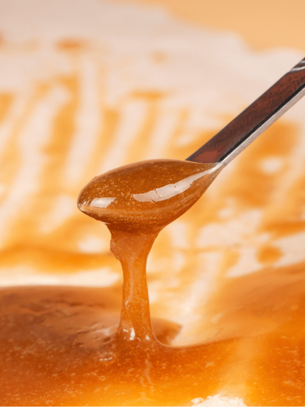 Imagine cu tulpina de canabis Laughing Buddha