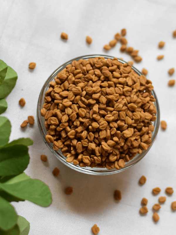 Pulbere de schinduf, benefică pentru sănătate și versatilă.