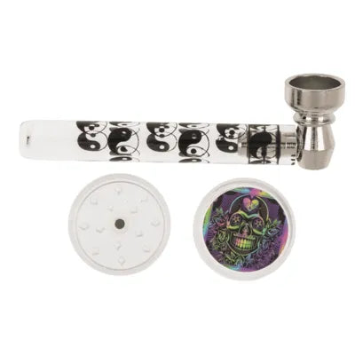 Pipă din sticlă cu cap din metal, inclusiv grinder și site, aprox. 9 cm