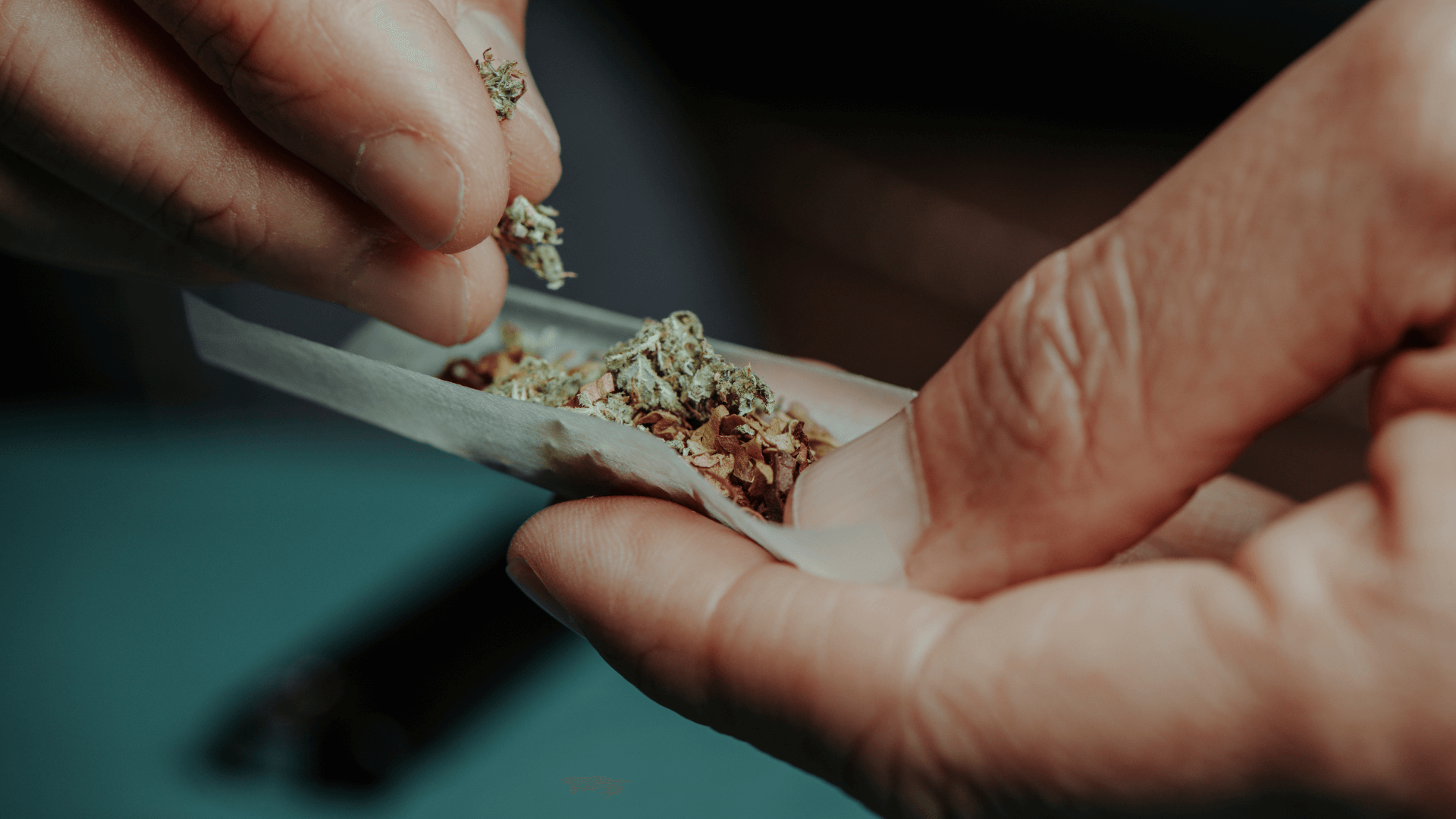 Joint Canabis HHC, pentru consum legal.